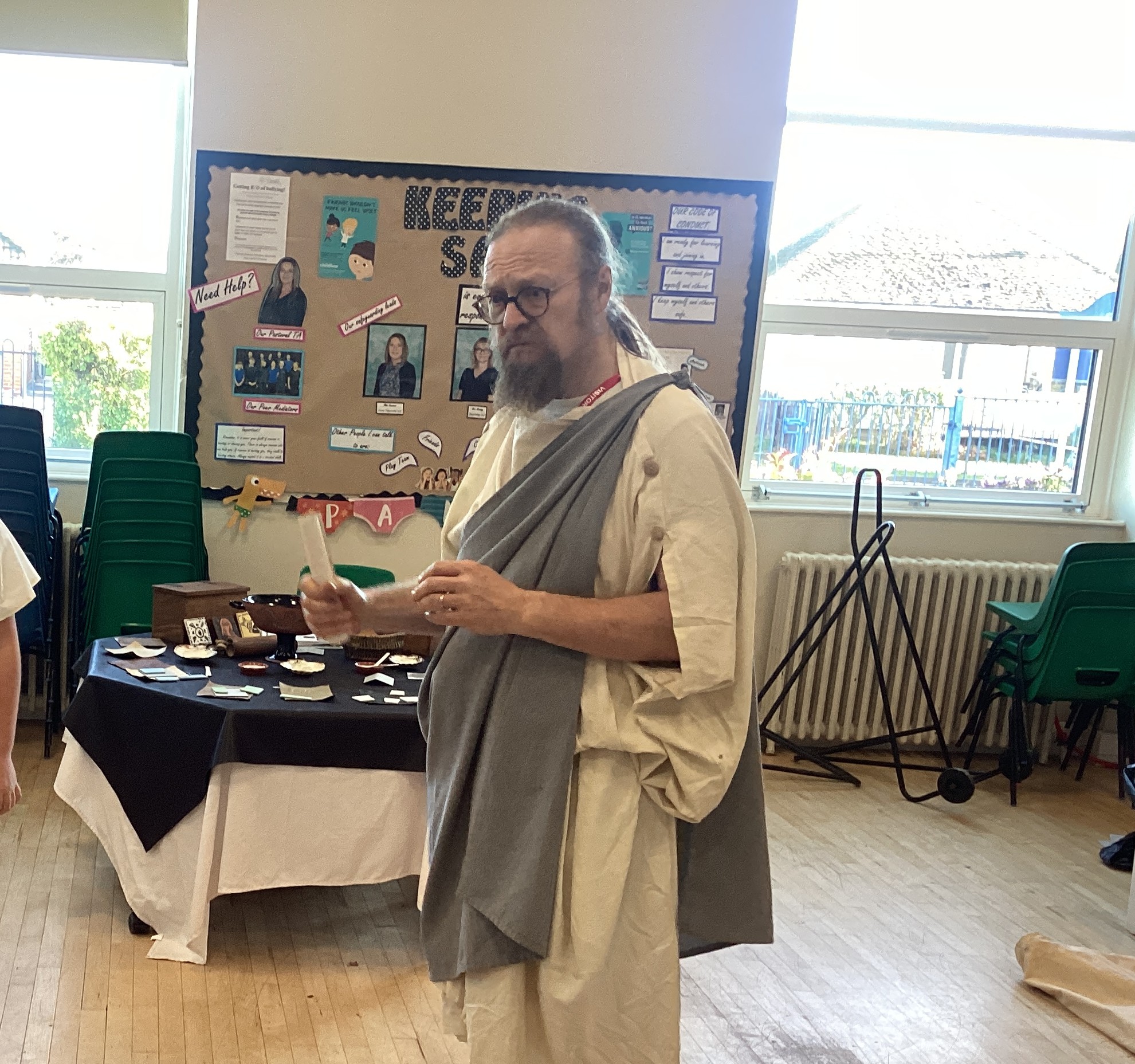A man dressed as an ancient Greek.